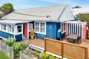 Avalon vintage beachside family getaway, Currarong